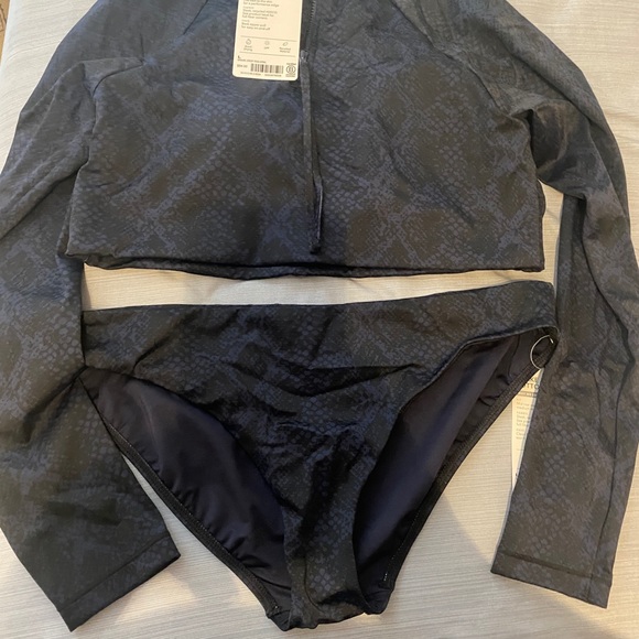 Swimming suit - Picture 2 of 4